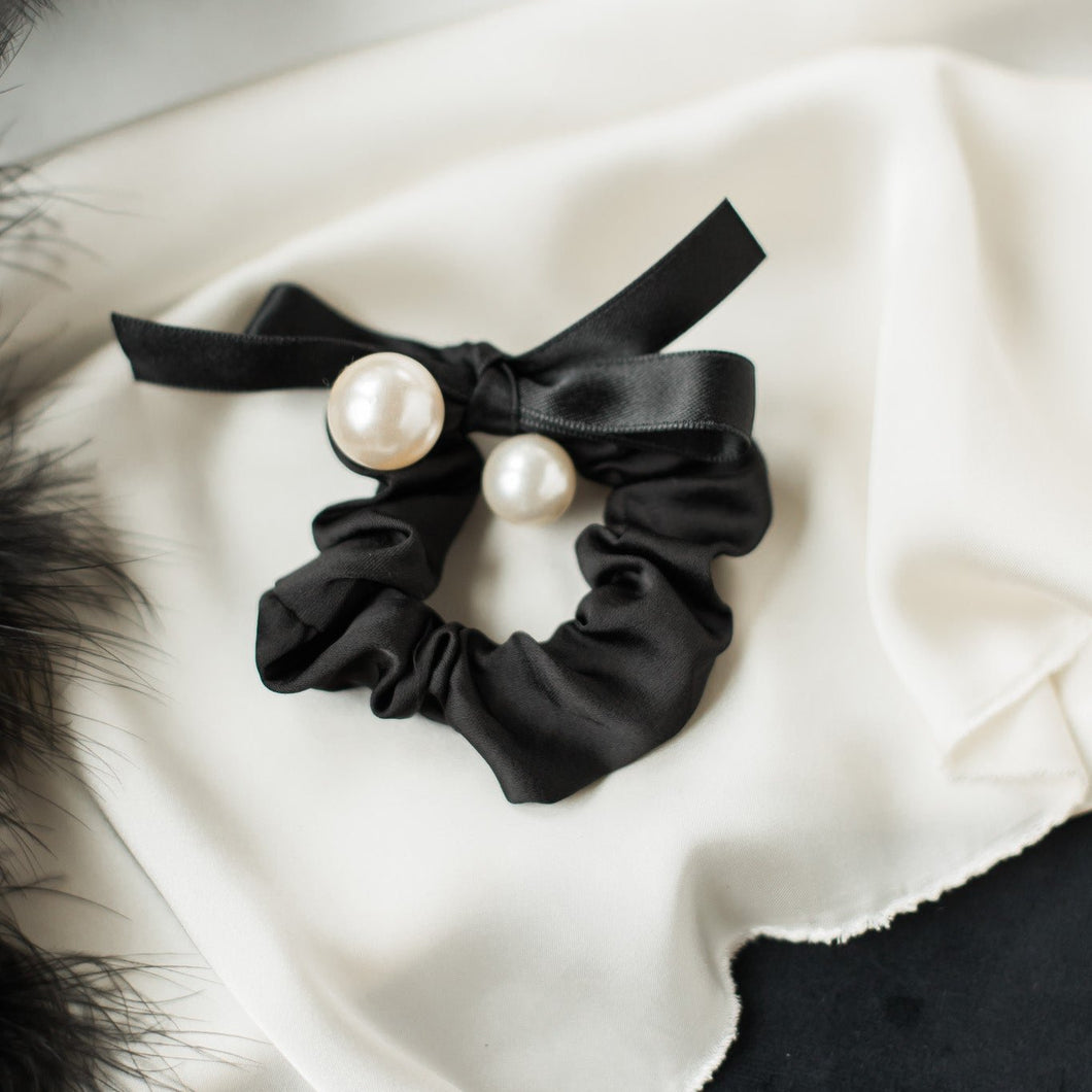 Coco Pearl Scrunchie