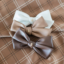 Load image into Gallery viewer, Leather Teddy Bows
