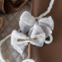 Load image into Gallery viewer, Cream Knit Baby Bows
