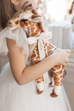 Load image into Gallery viewer, J&#39;adore Giraffe
