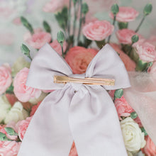 Load image into Gallery viewer, Lavender Crest Pearl Initial Bow
