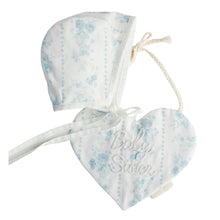 Load image into Gallery viewer, Pearl Floral Bib Bonnet Set
