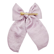 Load image into Gallery viewer, Lavendar Bespoke Pearl Bow
