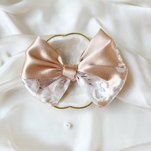 Load image into Gallery viewer, Cream Rose Pearl Medium Bow
