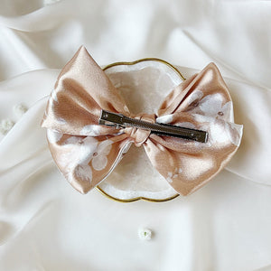 Cream Rose Pearl Medium Bow