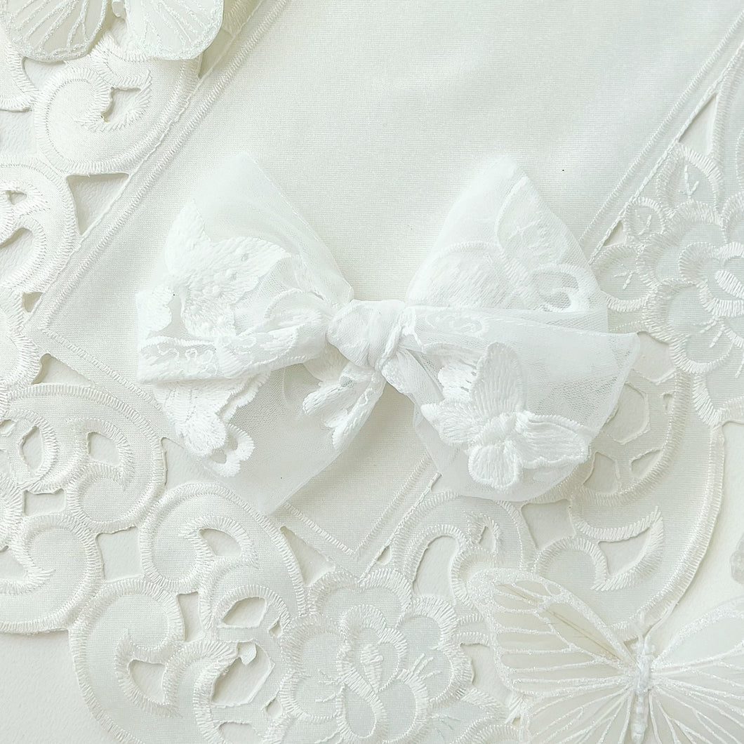 White Heirloom Butterfly Medium Bow