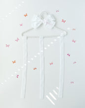 Load image into Gallery viewer, Personalized Pearl Bow Holder
