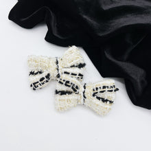 Load image into Gallery viewer, Baby Tweed Coco Bows
