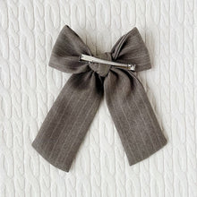 Load image into Gallery viewer, Gray Personalized Wool Bow
