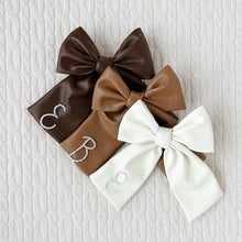 Load image into Gallery viewer, Pearl Leather Initial Bow
