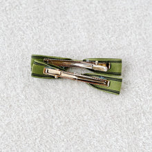 Load image into Gallery viewer, Green Gucci Mini Baby Clips
