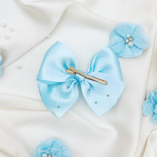 Load image into Gallery viewer, Blue Initial Ribbon Pearl Bow
