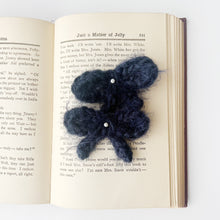 Load image into Gallery viewer, Navy Knit Baby Bows
