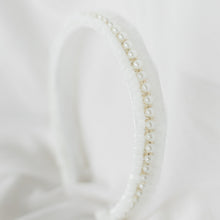 Load image into Gallery viewer, Régine Pearl Headband

