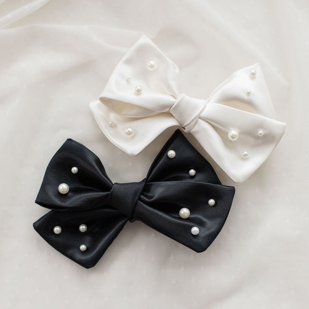 Classic Bow With Pearls